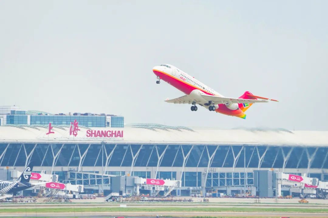 國(guó)產(chǎn)商用飛機(jī)完成首次加注可持續(xù)航空燃料（SAF）演示飛行